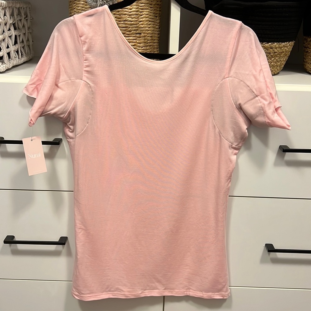 New with tag Pink Numi Shirt, Size XL